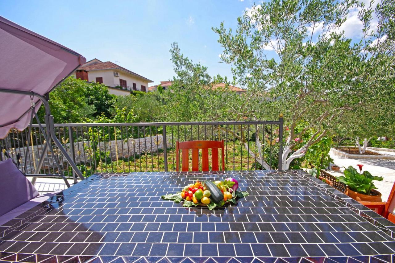 Holiday House With Wifi Trogir - 15319 Exterior photo
